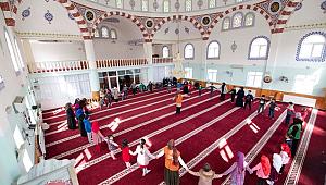 ÇOCUKLARA CAMİ VE NAMAZ SEVGİSİ AŞILANDI