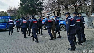 AKSARAY'DA JANDARMA ARANAN 236 ŞAHSI YAKALADI