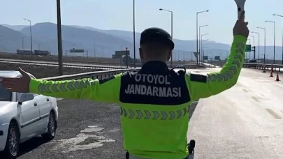 Emniyet ekiplerince Trafikte yasak çakarlar yakın takipte