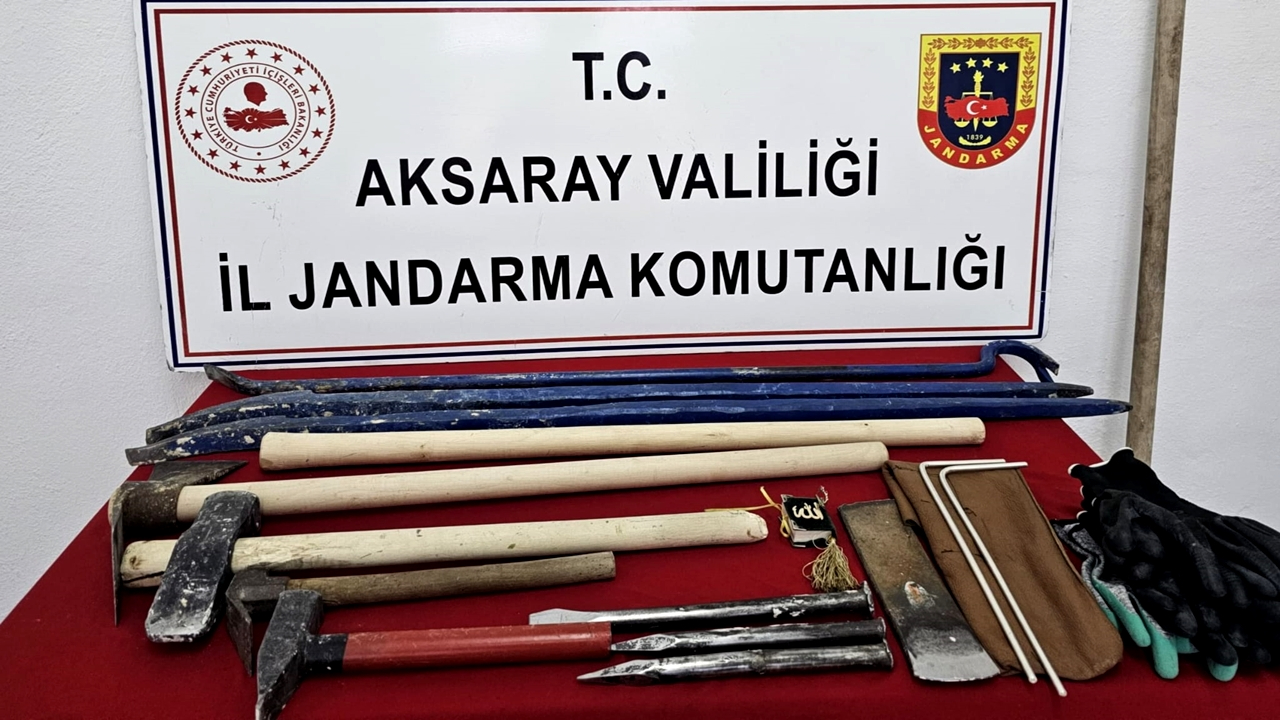 Aksaray Altınkaya  Beldesinde Kaçak Kazı yapan 5 Kişi suçüstü yakalandı