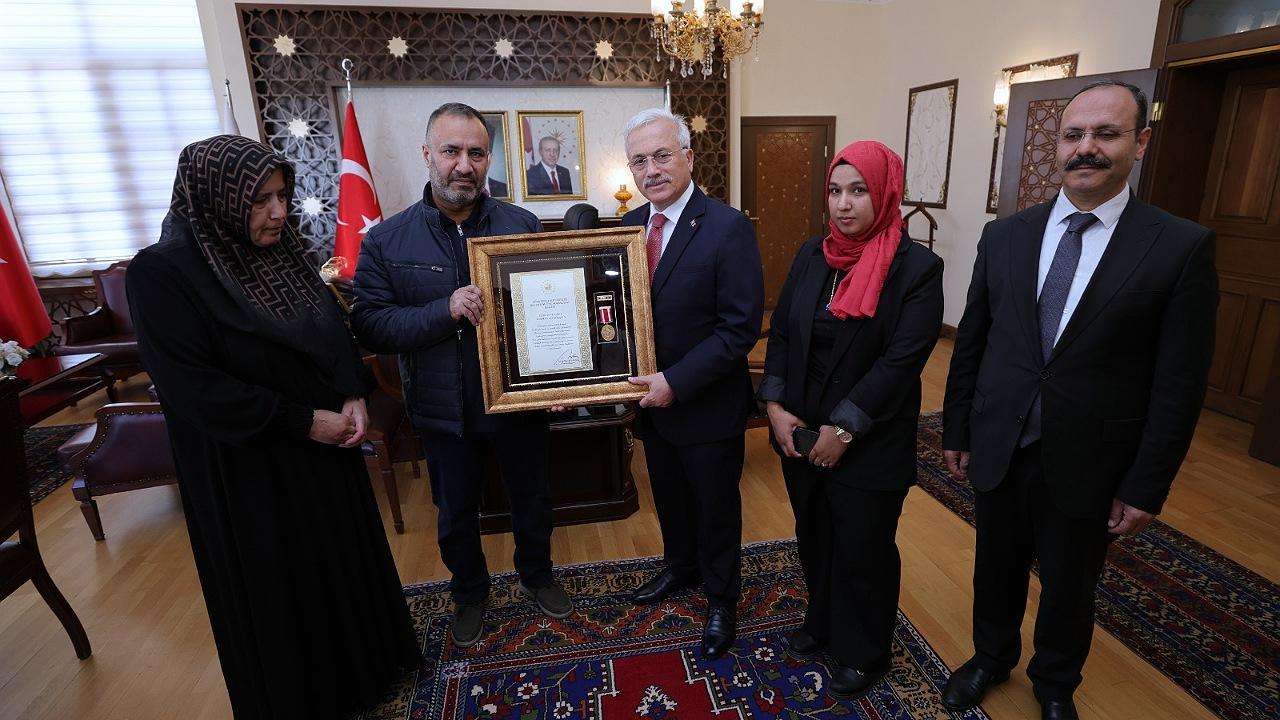 Aksaraylı şehit Lokman Akçağlayan’ın ailesine Devlet Övünç Madalyası ve Beratı takdim edildi