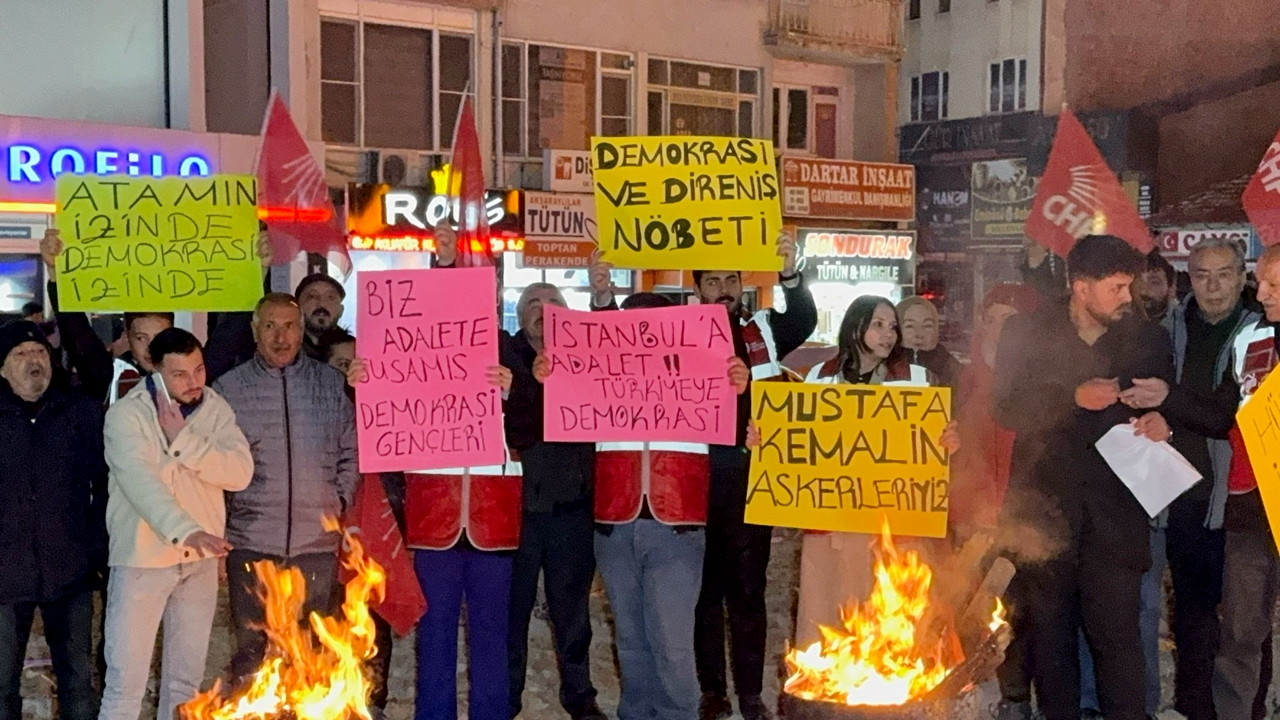 Aksaray CHP de Demokrasi Nöbeti