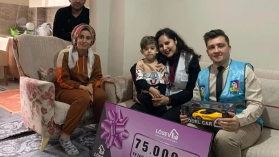 LÖSEV’den lösemi ve kanserle mücadele eden çocuklara yardım çeki