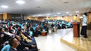 Aksaray Üniversitesi'nde "Türk Kültüründe Kadın ve Aile" konulu Konferans